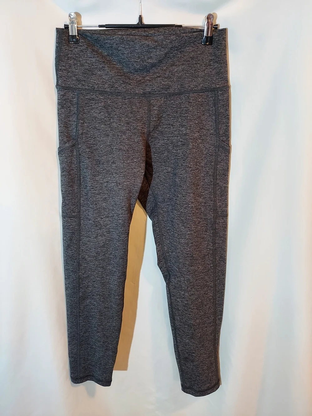 Aerie Chill. Play. Move. High-Rise Leggings - Heathered Gray - Large Short